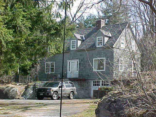 Building photograph for 106 FARNUM ROAD